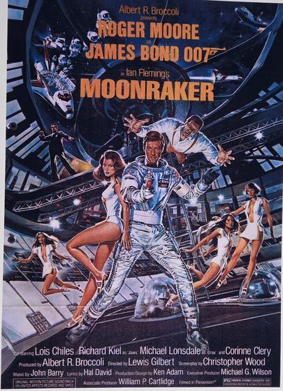La locandina di Moonraker (1979).